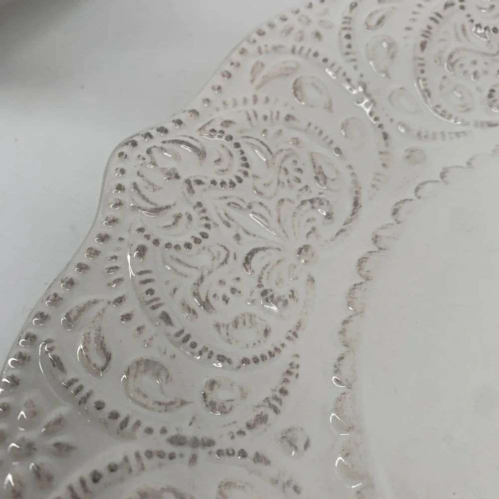 Pier 1 Chateau Clair Scalloped White Dinner Plate Embossed Stoneware 10.75 3avai